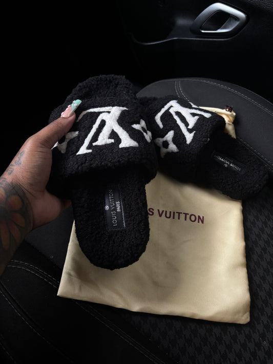 ✨Glam & Comfy Luxe Slippers