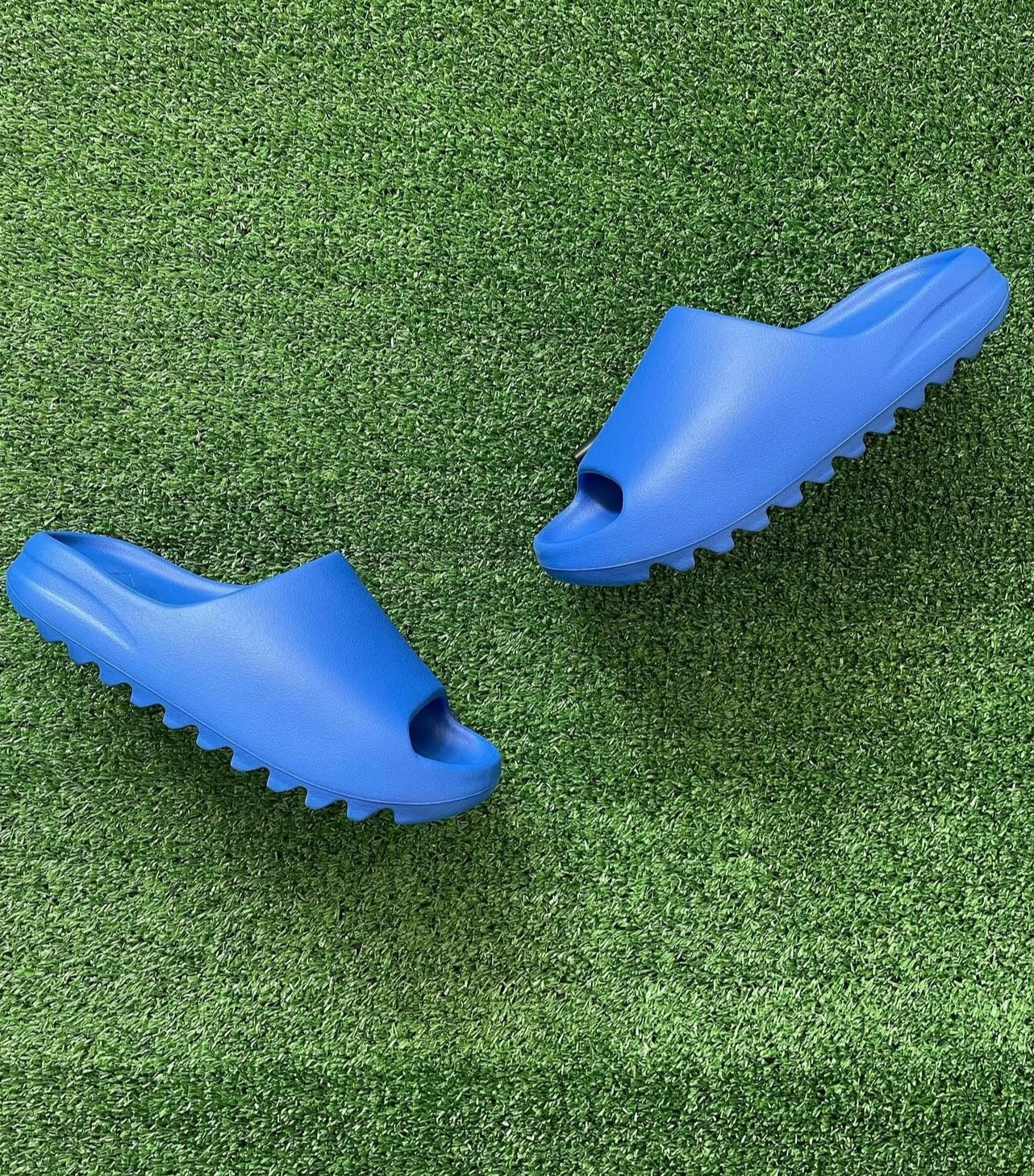 Yeezy Luxe Foam Slides