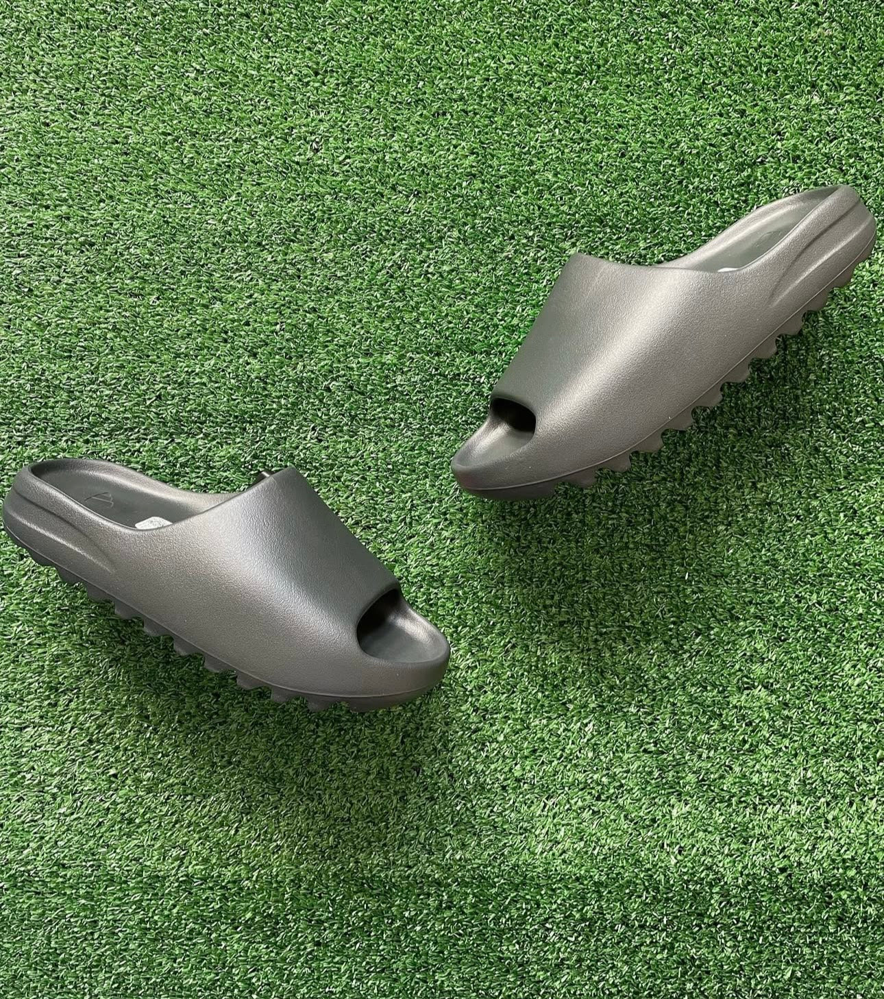 Yeezy Luxe Foam Slides