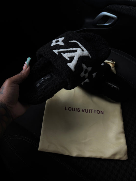 ✨Glam & Comfy Luxe Slippers