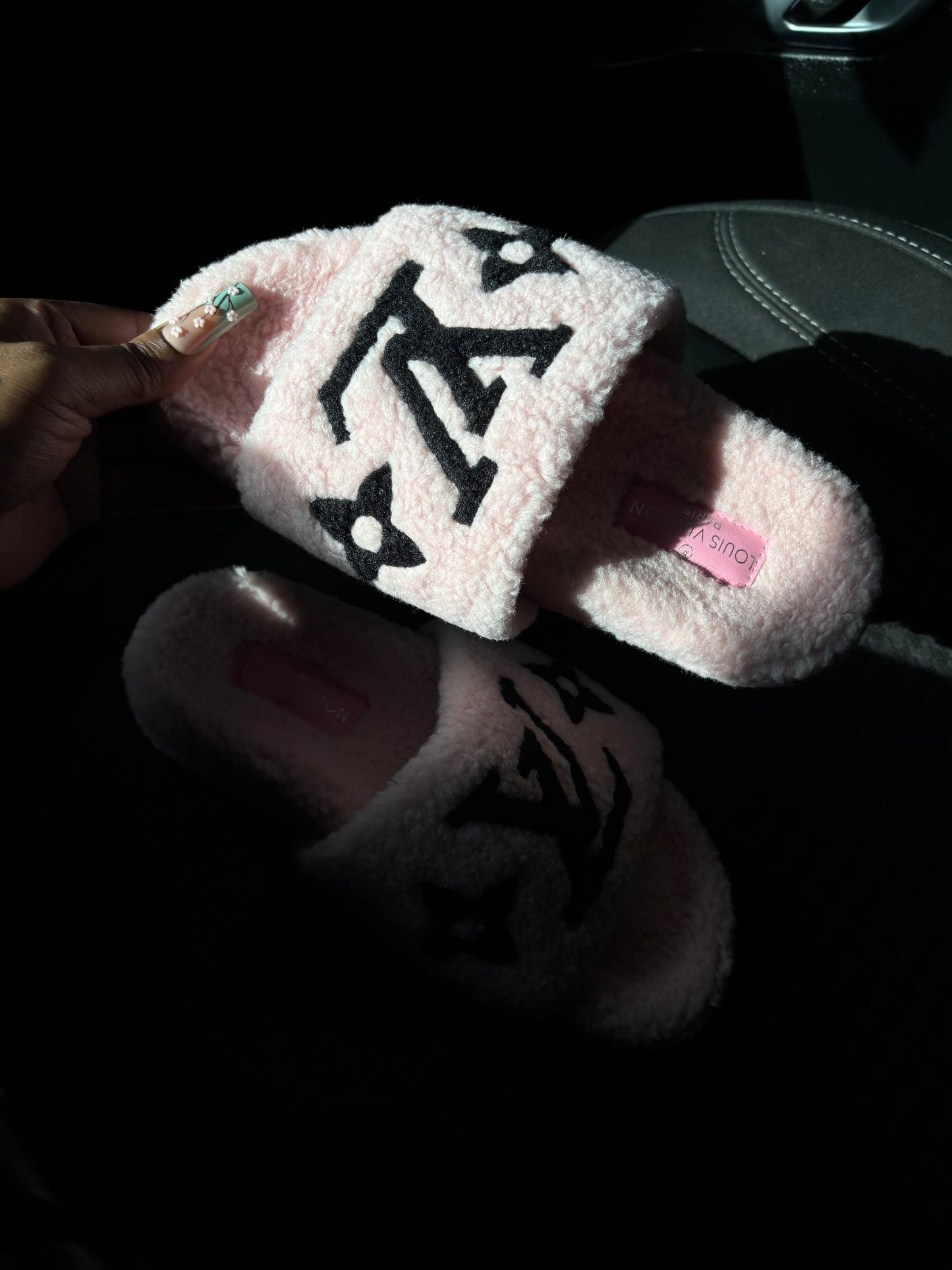 ✨Glam & Comfy Luxe Slippers