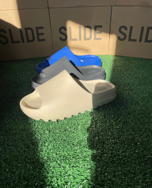 Yeezy Luxe Foam Slides