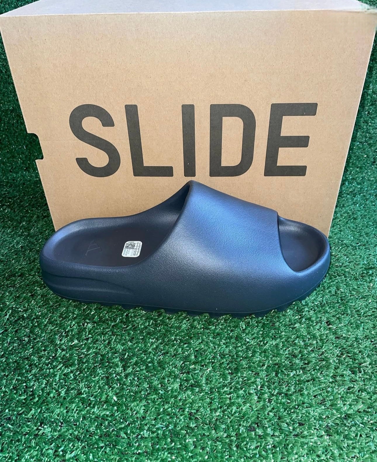 Yeezy Luxe Foam Slides