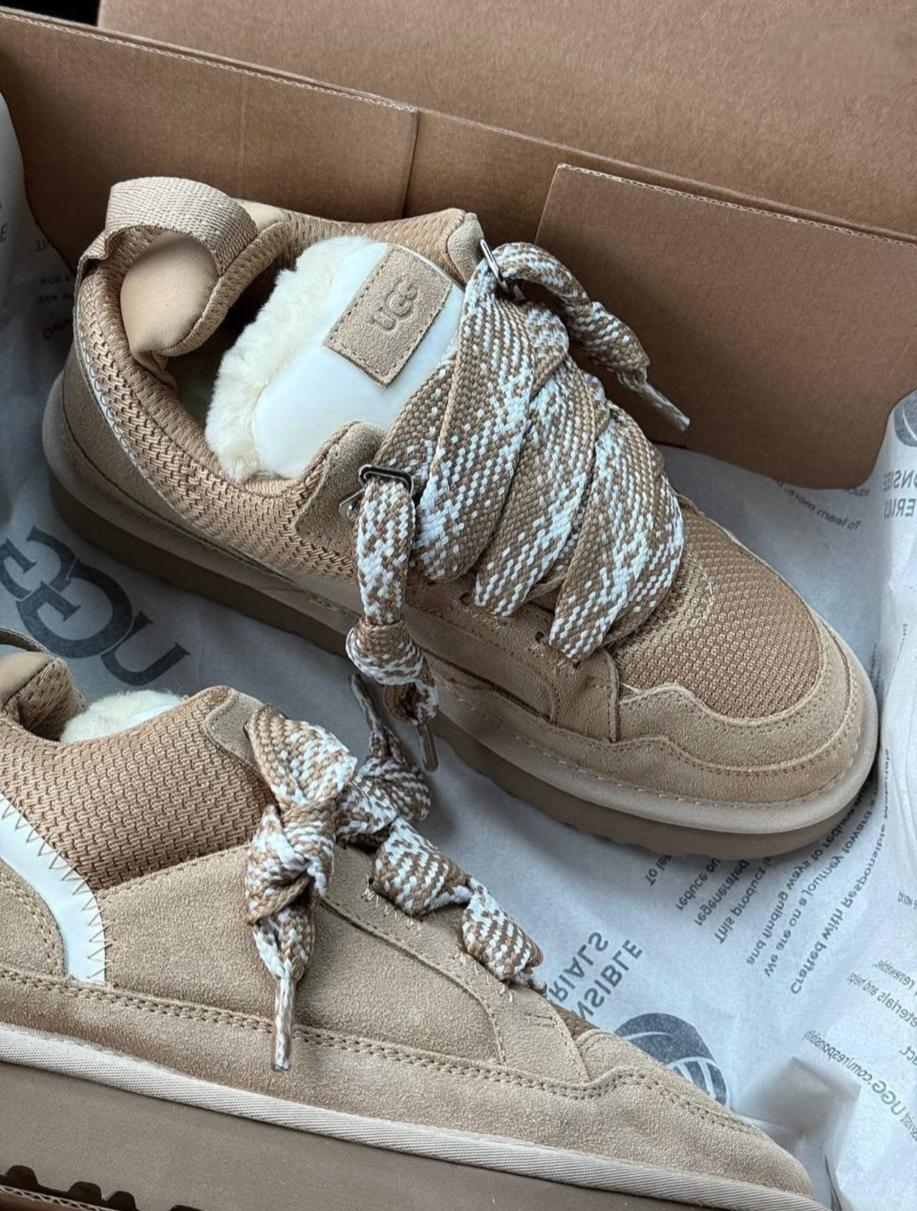 ✨UGG Low-Top Suede Sneaker